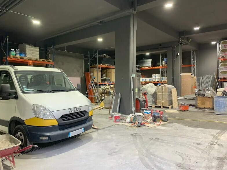 Flex dans Villeurbanne à louer - Photo du bâtiment - Image 1 de 9