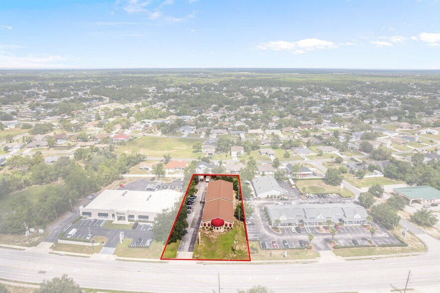5149 Mariner Blvd, Spring Hill, FL à vendre - Photo du bâtiment - Image 2 de 68
