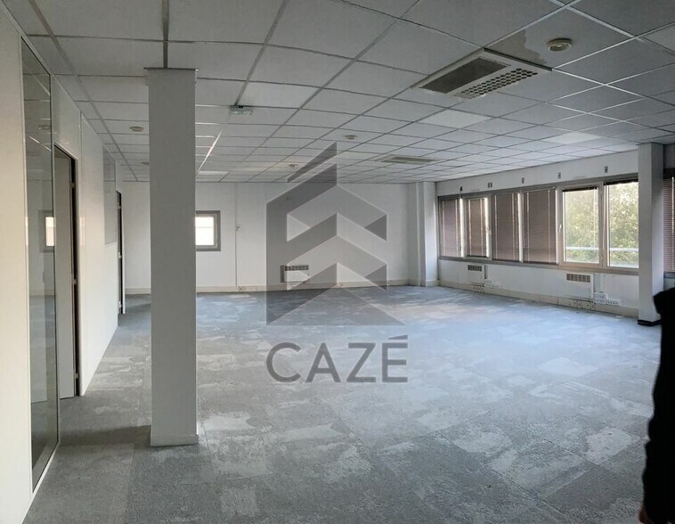 Office in Mérignac for lease - Interior Photo - Image 2 of 6