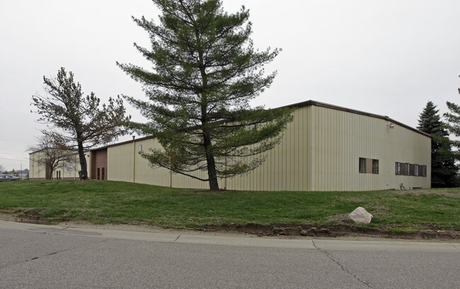 More details for 275 Northpointe Dr, Fairfield, OH - Industrial for Sale
