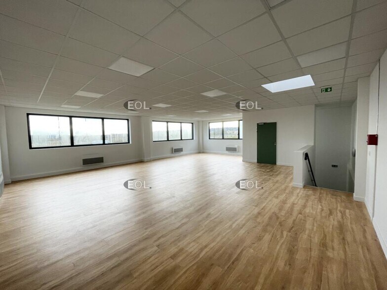 Flex in Marignane for sale - Interior Photo - Image 3 of 9