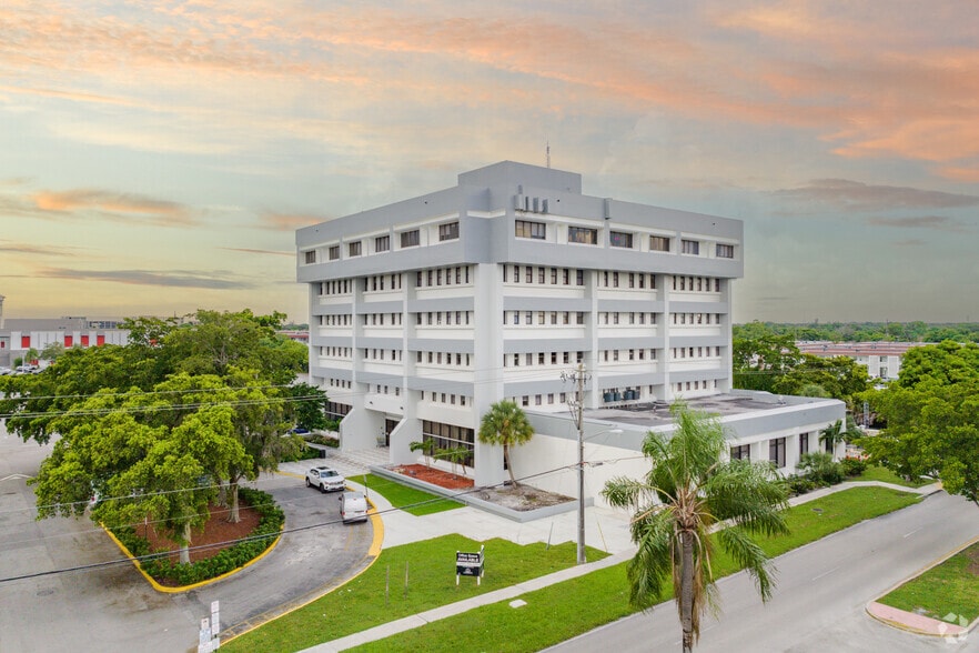 4200 NW 16th St, Lauderhill, FL for lease - Primary Photo - Image 1 of 24