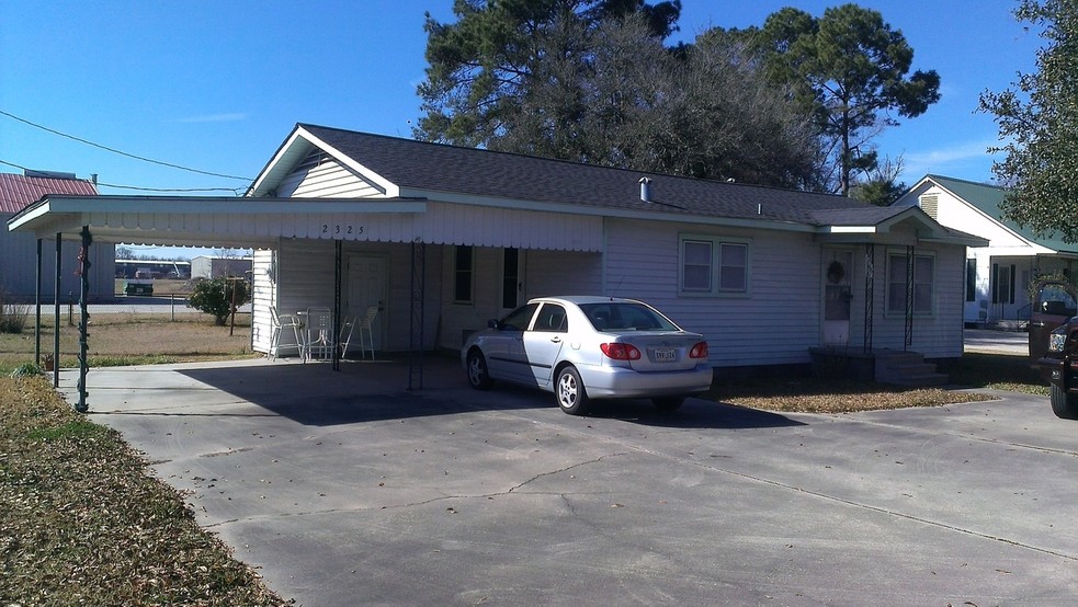 2325 S Burnside Ave, Gonzales, LA for sale - Primary Photo - Image 1 of 1