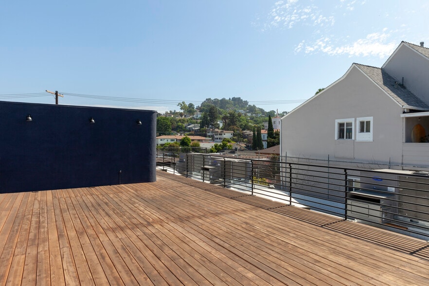 3828 W Sunset Blvd, Los Angeles, CA for lease - Building Photo - Image 3 of 9
