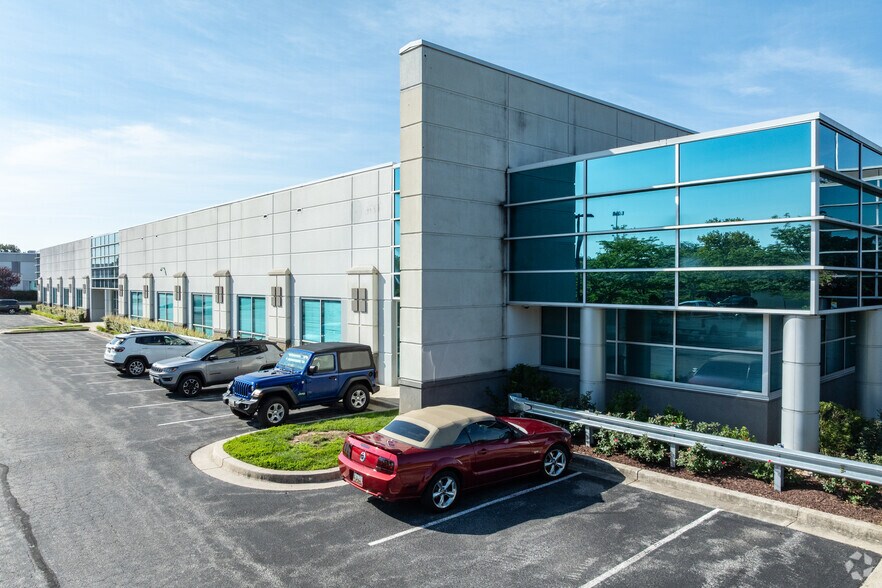 7229 Parkway Dr, Hanover, MD à louer - Photo du bâtiment - Image 2 de 5