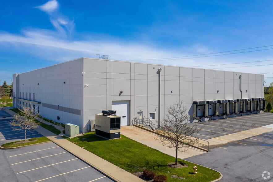 18501 Northstar Ct, Tinley Park, IL à vendre - Photo du bâtiment - Image 2 de 13