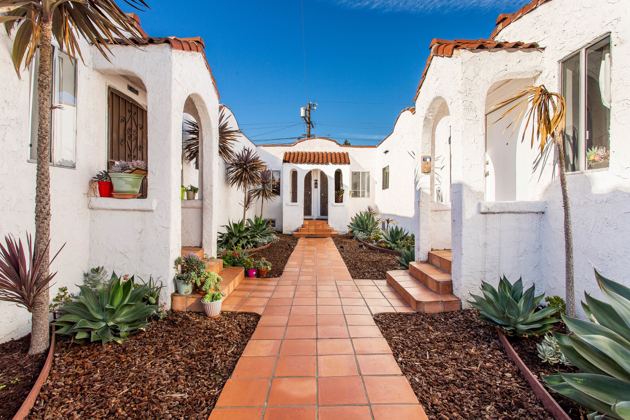 2313 S Catalina St, Los Angeles, CA for sale Primary Photo- Image 1 of 5