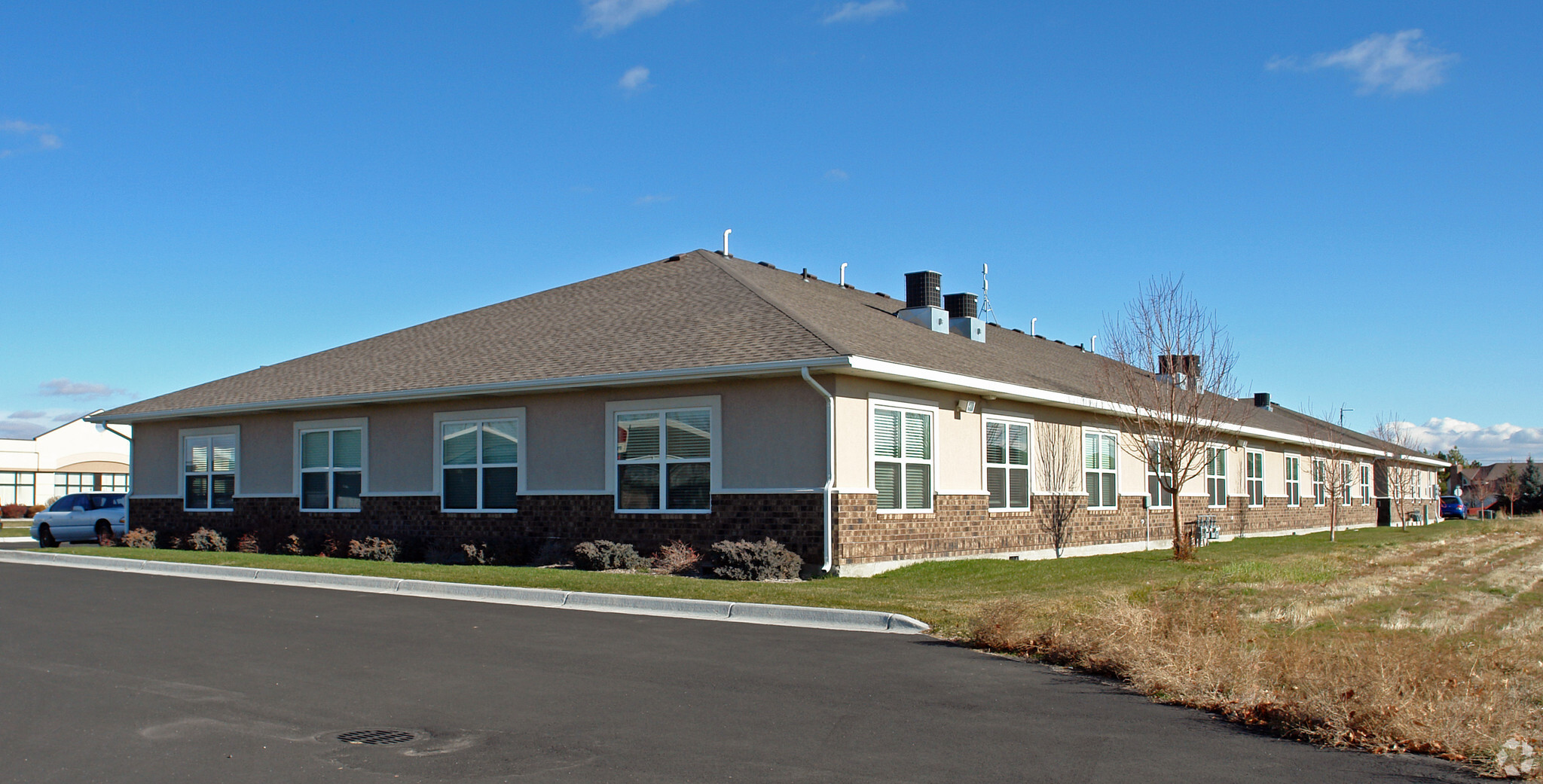 655-665 S Woodruff Ave, Idaho Falls, ID à louer Photo du bâtiment- Image 1 de 17