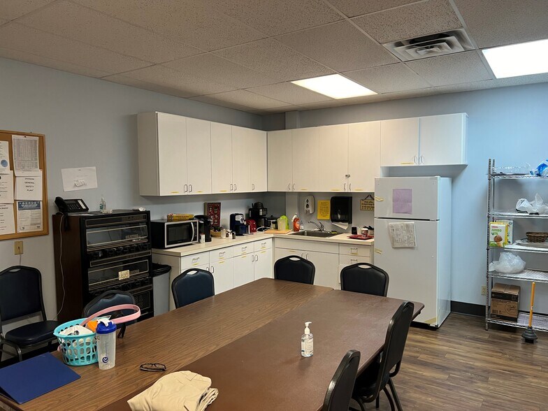 2525 Youree Dr, Shreveport, LA à vendre - Photo intérieure - Image 3 de 8