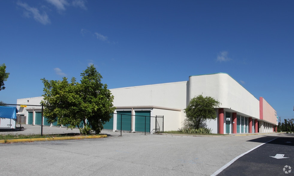 4150 Hancock Bridge Pky, North Fort Myers, FL for lease - Primary Photo - Image 3 of 12