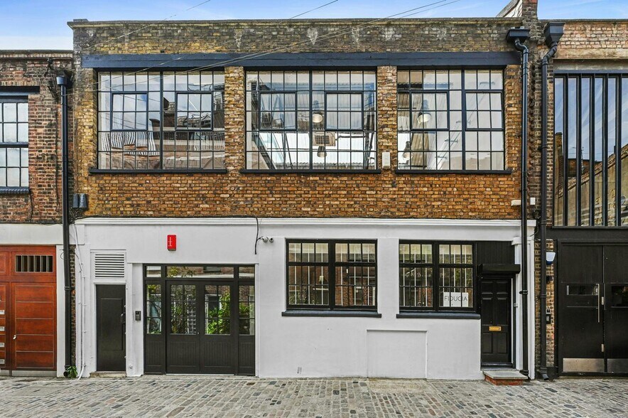 22-23 Brownlow Mews, Londres à louer - Photo du bâtiment - Image 2 de 17