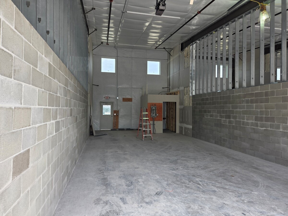 335 Compass Cir, North Kingstown, RI 02852 - Unit 33 -  - Interior Photo - Image 1 of 2