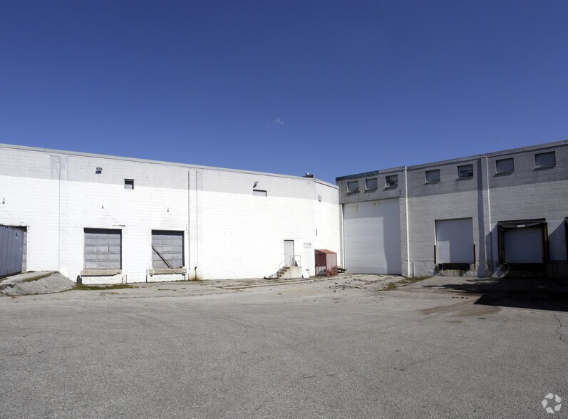 25 Lorena St, Barrie, ON à louer - Photo du bâtiment - Image 2 de 5