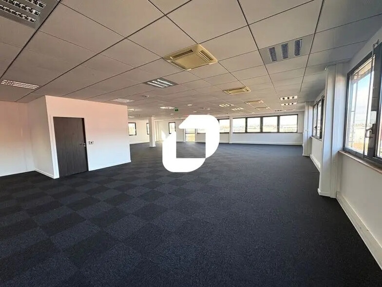 Bureau dans Saint-Priest à vendre - Photo intérieure - Image 2 de 11