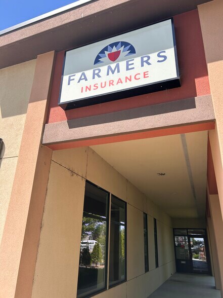 5150 W Clearwater Ave, Kennewick, WA à louer - Photo du bâtiment - Image 2 de 8