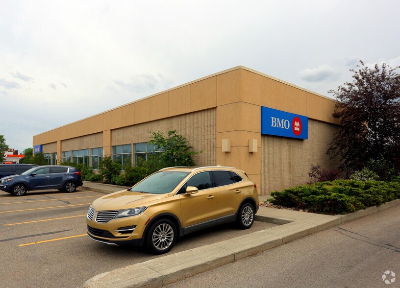 12240 137th Ave NW, Edmonton, AB à vendre - Photo du bâtiment - Image 3 de 7