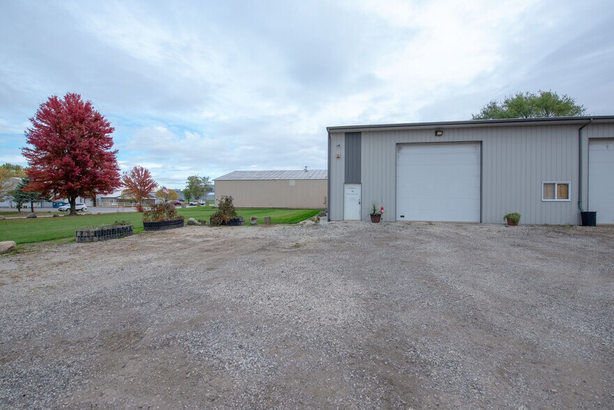 1927 Cherry Hill Rd, Joliet, IL à louer - Photo principale - Image 1 de 9