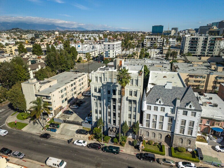 512 S Hobart Blvd, Los Angeles, CA à vendre - Photo du bâtiment - Image 3 de 44