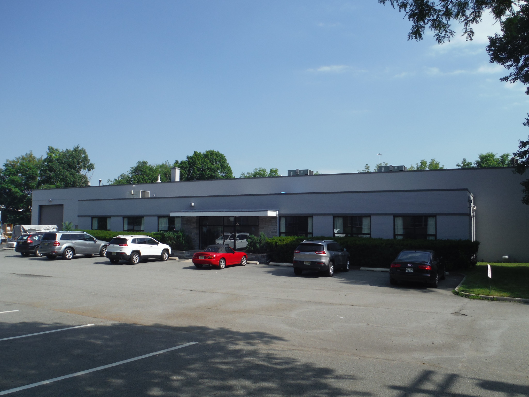 92 Newark Pompton Tpke, Wayne, NJ for lease Primary Photo- Image 1 of 9