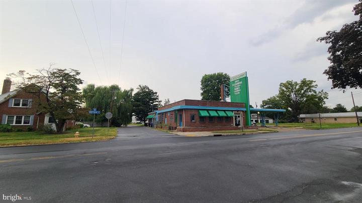 3114 Hoffman St, Harrisburg, PA à vendre - Photo du bâtiment - Image 2 de 33