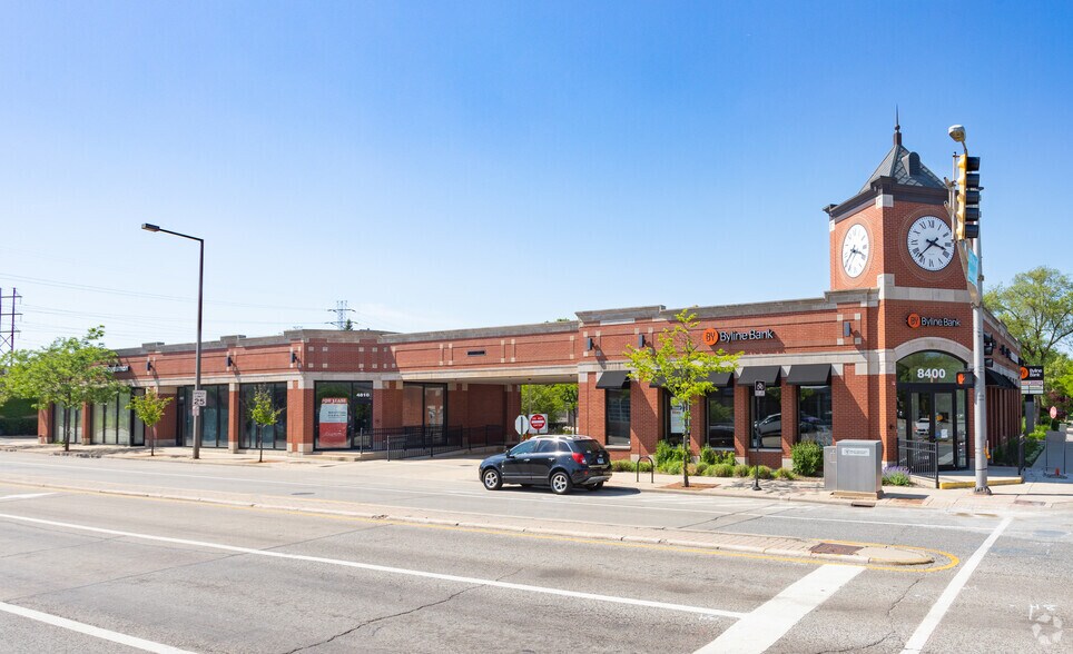 8400 Skokie Blvd, Skokie, IL à louer - Photo du bâtiment - Image 3 de 10
