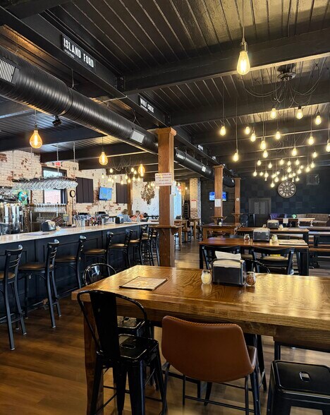 354 W Meadow Rd, Eden, NC à vendre - Photo intérieure - Image 2 de 18