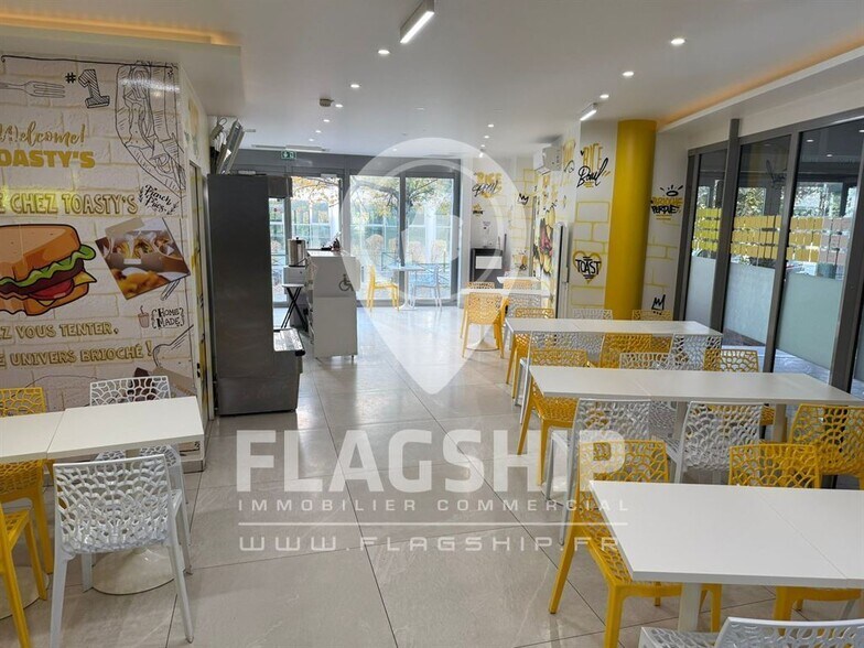 Retail in Nanterre for lease - Interior Photo - Image 2 of 7