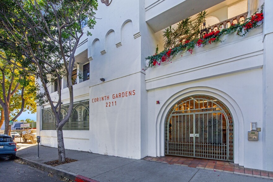 2211 Corinth Ave, Los Angeles, CA for sale - Building Photo - Image 2 of 26