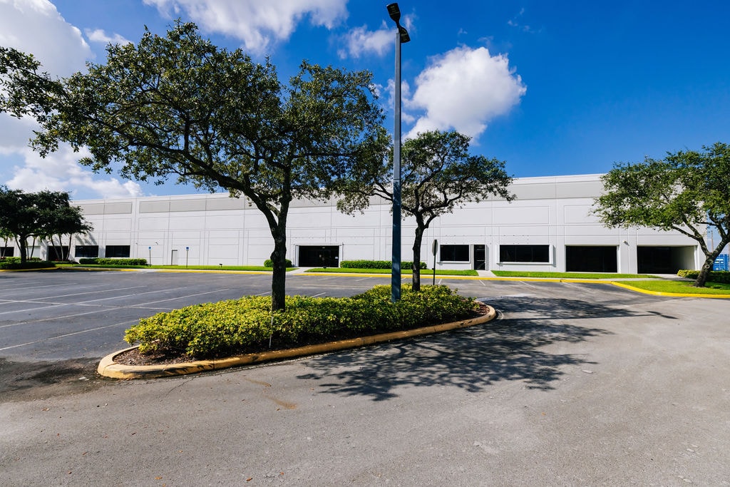 7800-7890 NW 80th St, Miami, FL for lease Interior Photo- Image 1 of 22