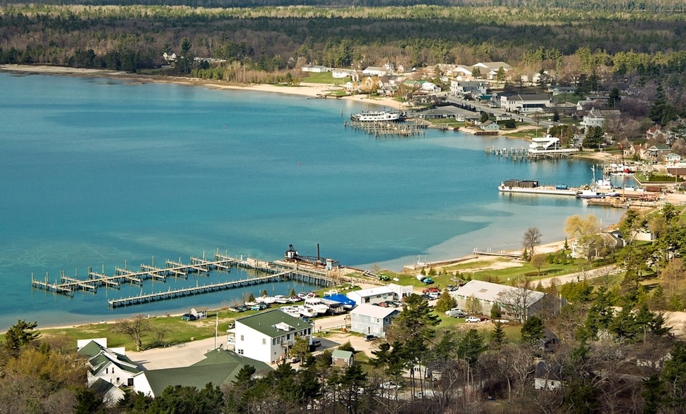 25860 Main St, Beaver Island, MI for sale - Building Photo - Image 1 of 1