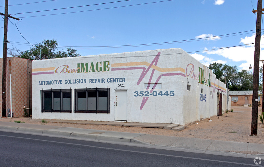 5425 Central Ave NW, Albuquerque, NM à vendre - Photo principale - Image 1 de 1