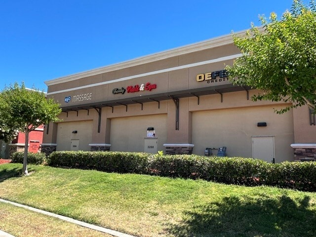 3284-3296 W Grant Line Rd, Tracy, CA for lease - Building Photo - Image 2 of 4