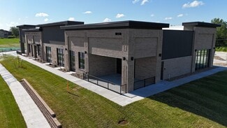 More details for 10100 Plum Dr, Urbandale, IA - Retail for Lease