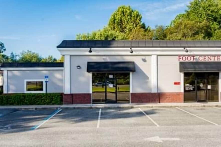 1140 SW Bascom Norris Dr, Lake City, FL for lease - Building Photo - Image 2 of 15