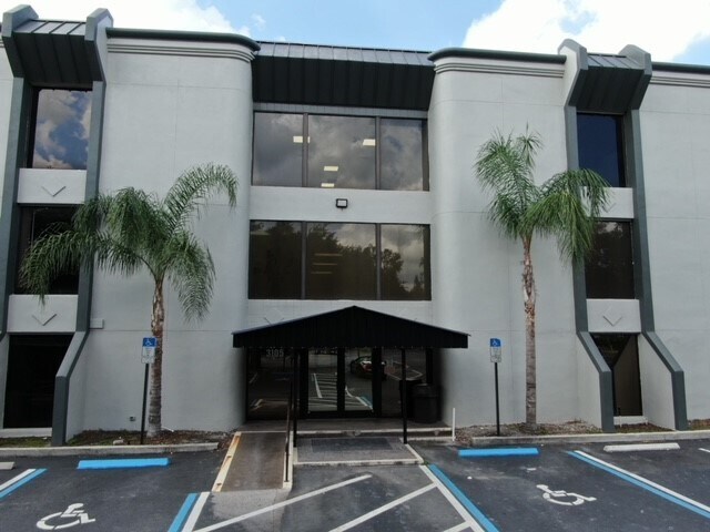 3105 W Waters Ave, Tampa, FL for lease Primary Photo- Image 1 of 20