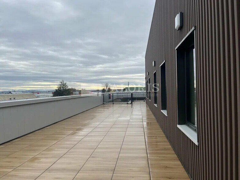 Office in Montluel for sale - Building Photo - Image 3 of 13