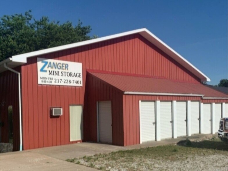 2627 Cedar St, Quincy, IL à vendre - Photo du bâtiment - Image 1 de 15