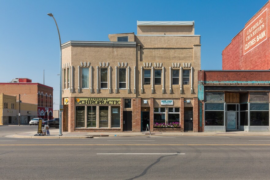 122 5 St S, Lethbridge, AB à vendre - Photo du bâtiment - Image 2 de 81