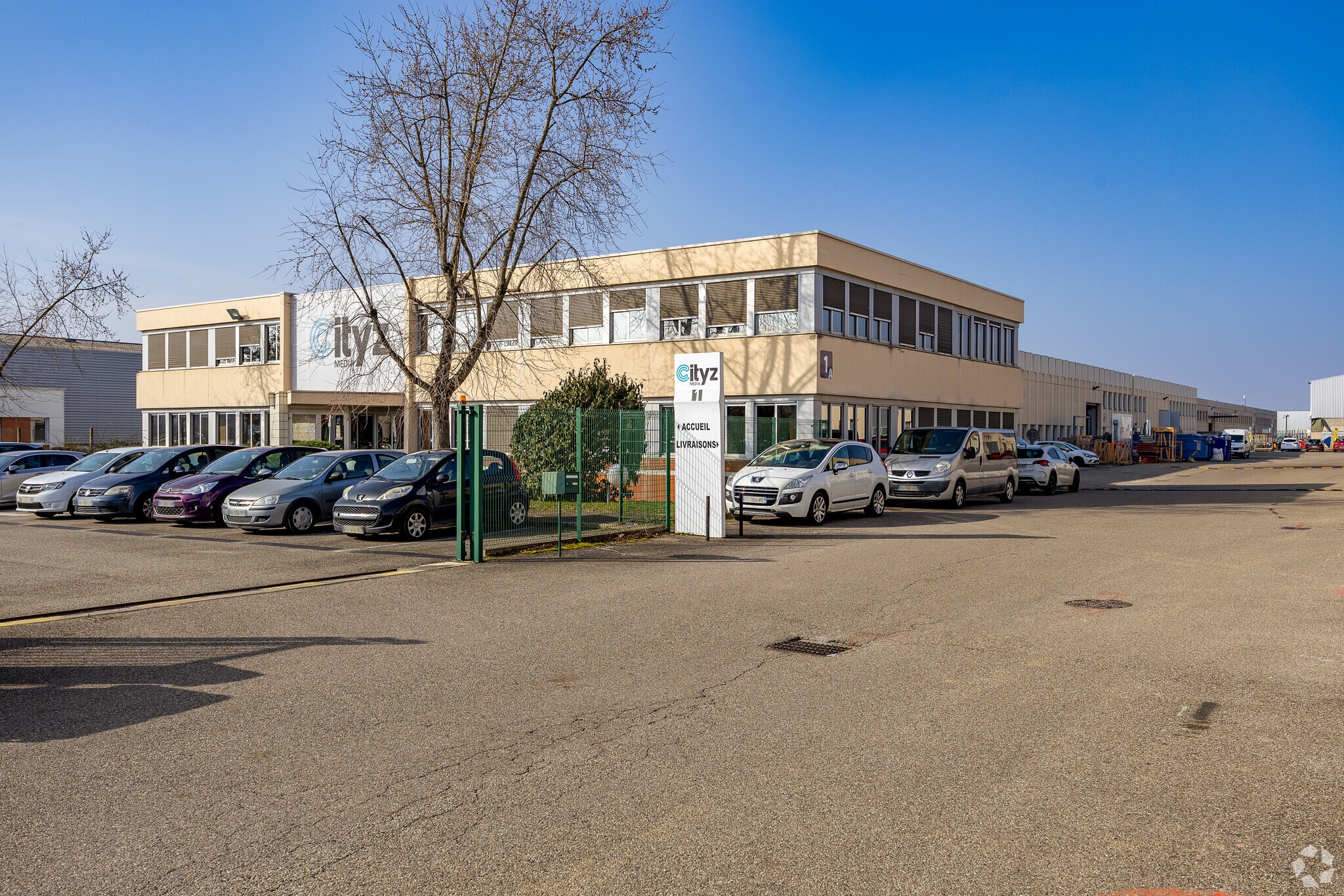 Office in Chassieu for lease Primary Photo- Image 1 of 3