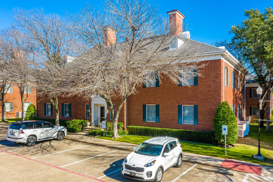 2003 E Lamar Blvd, Arlington, TX for lease - Building Photo - Image 1 of 1