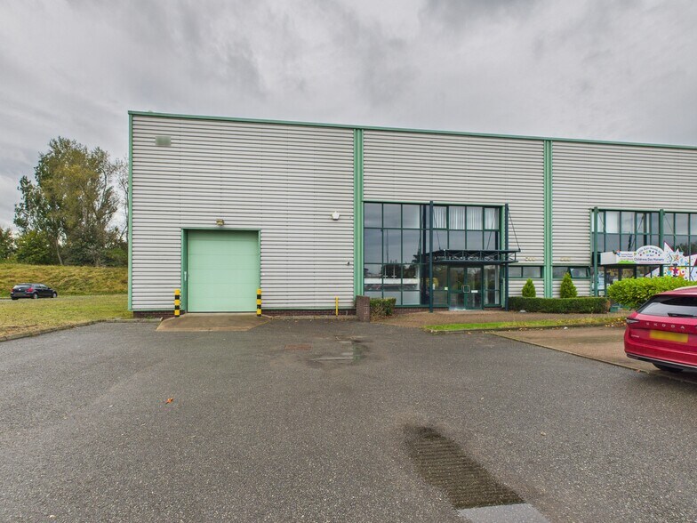 Third Ave, Deeside à louer - Photo du bâtiment - Image 2 de 2