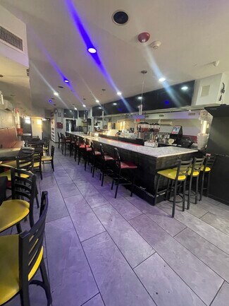 Plus de détails pour 269 W Merrick Rd, Valley Stream, NY - Bureau/Commerce de détail à louer