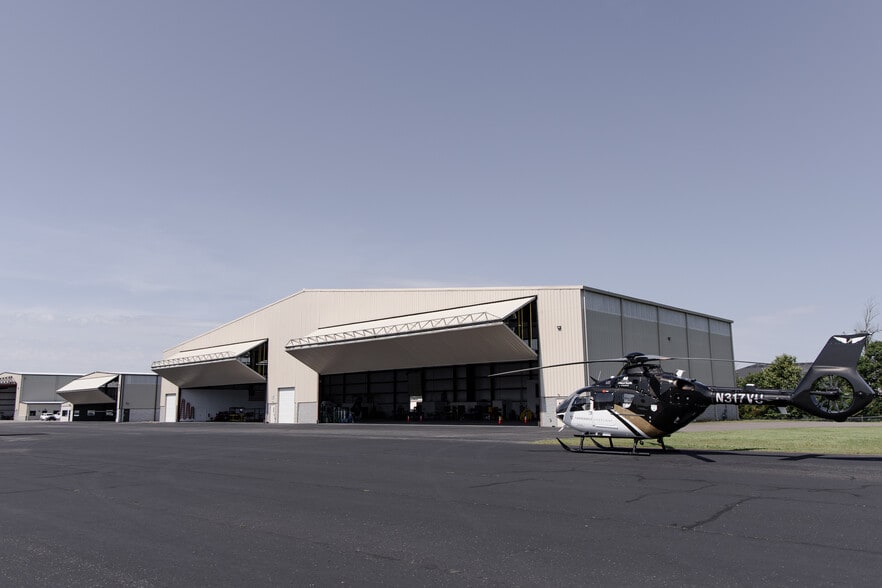 500 Aviation Way, Lebanon, TN for sale - Building Photo - Image 3 of 8