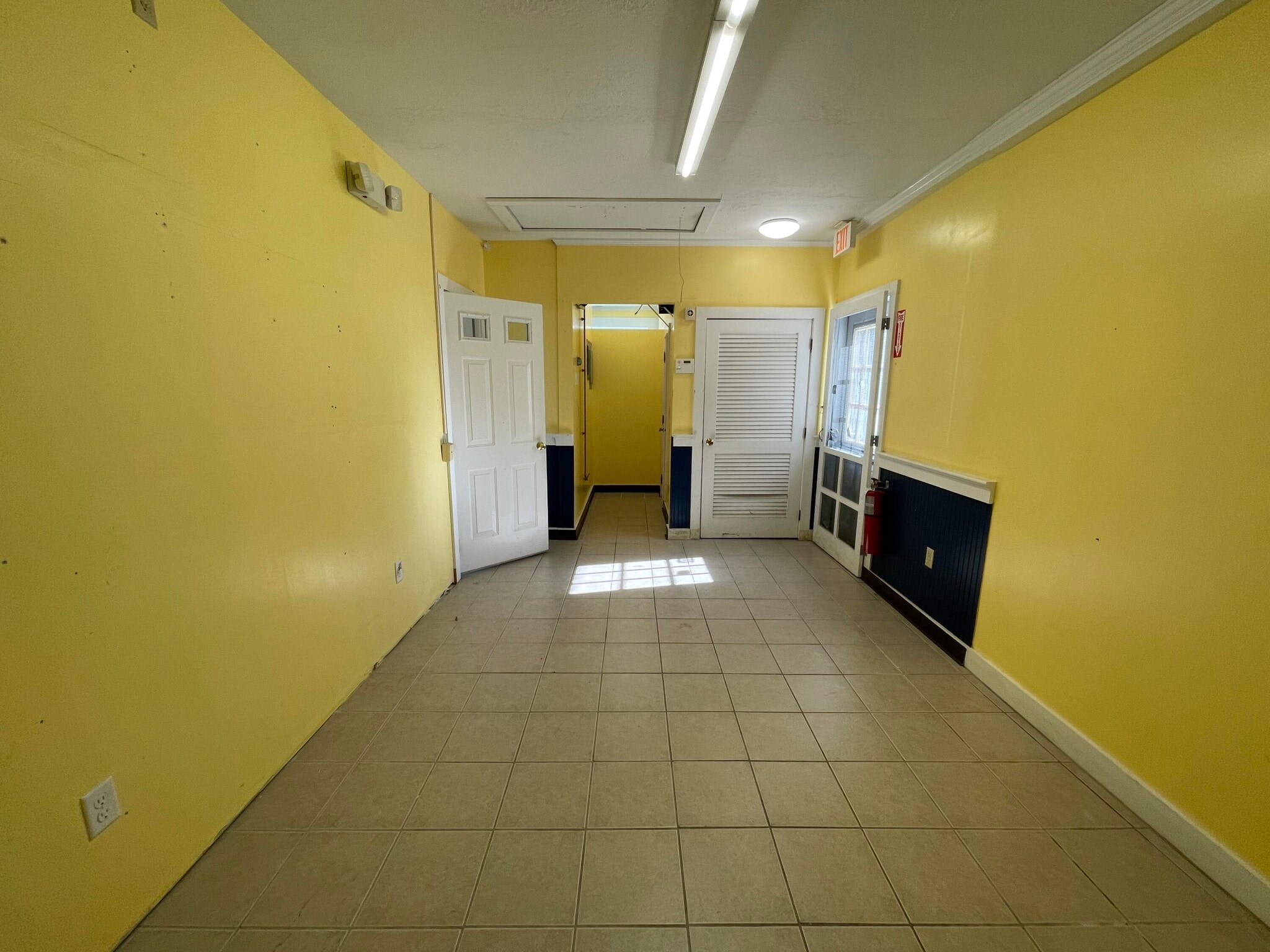 410 W Falmouth Hwy, Falmouth, MA for lease Interior Photo- Image 1 of 6