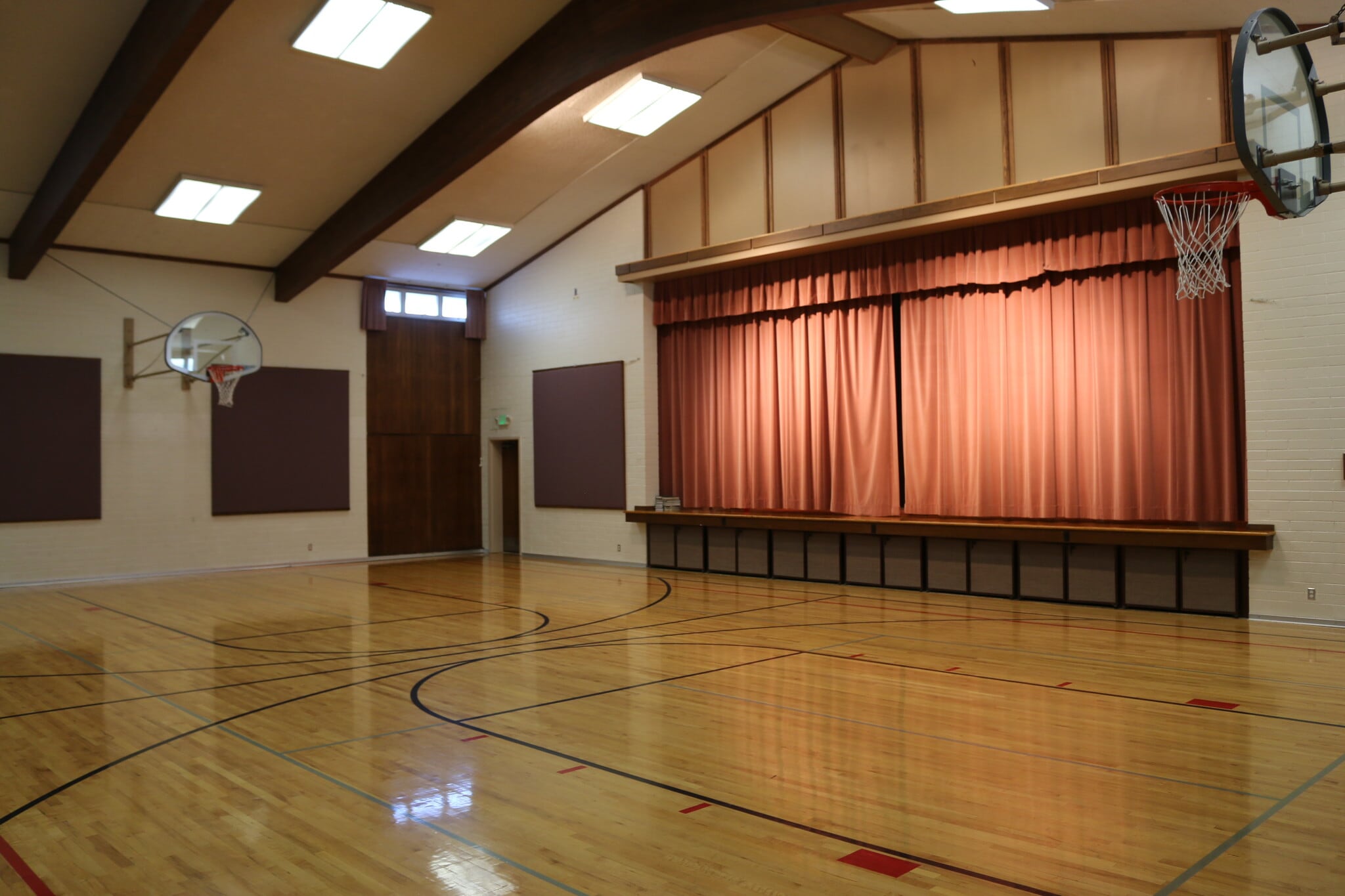 2301 Bengal blvd, Cottonwood Heights, UT for sale Primary Photo- Image 1 of 4