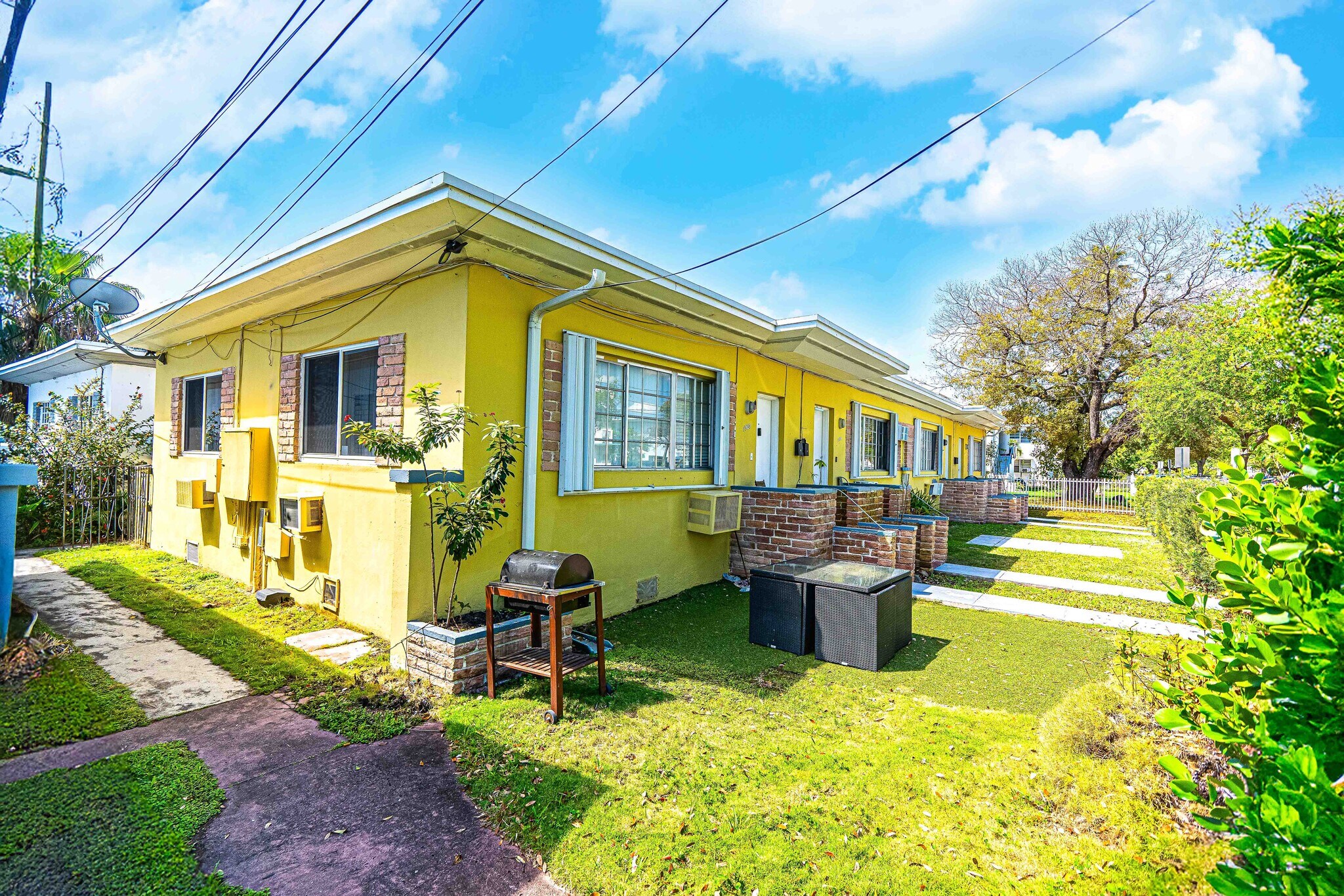 1930 Calais Dr, Miami Beach, FL à vendre Photo principale- Image 1 de 6