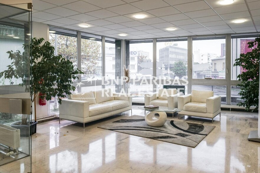 Office in Bagnolet for lease - Lobby - Image 2 of 10