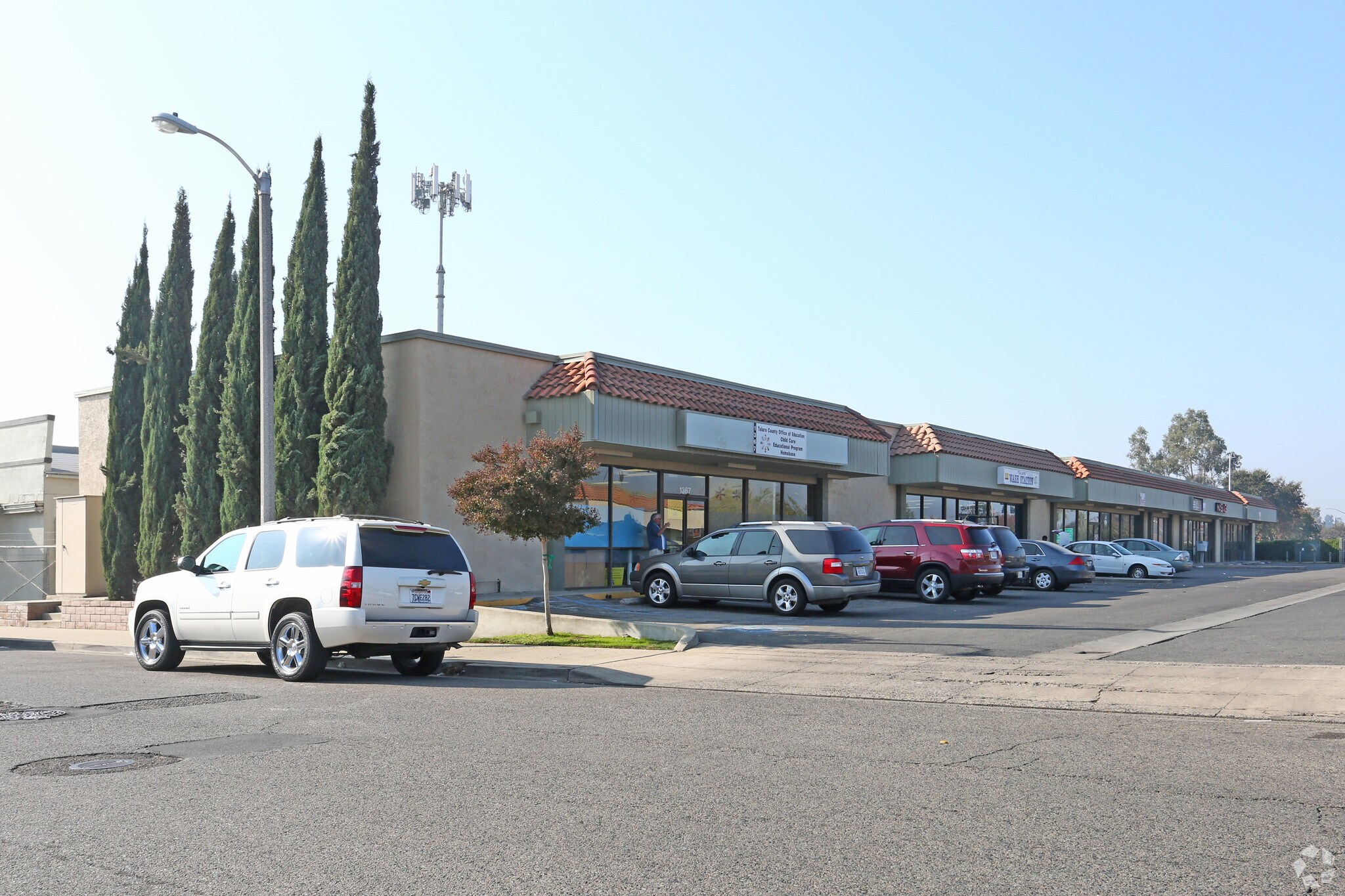 1349-1369 E Tulare Ave, Tulare, CA à louer Photo principale- Image 1 de 11