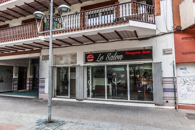 Plus de détails pour Plaça Alcalde Romeu, 4, Calafell - Commerce de détail à louer