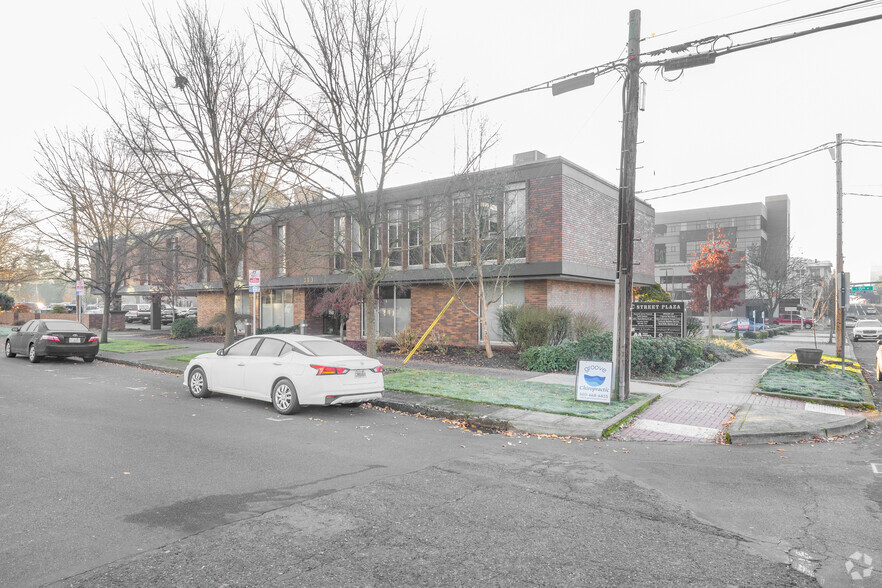 303 E 16th St, Vancouver, WA for lease - Primary Photo - Image 1 of 19